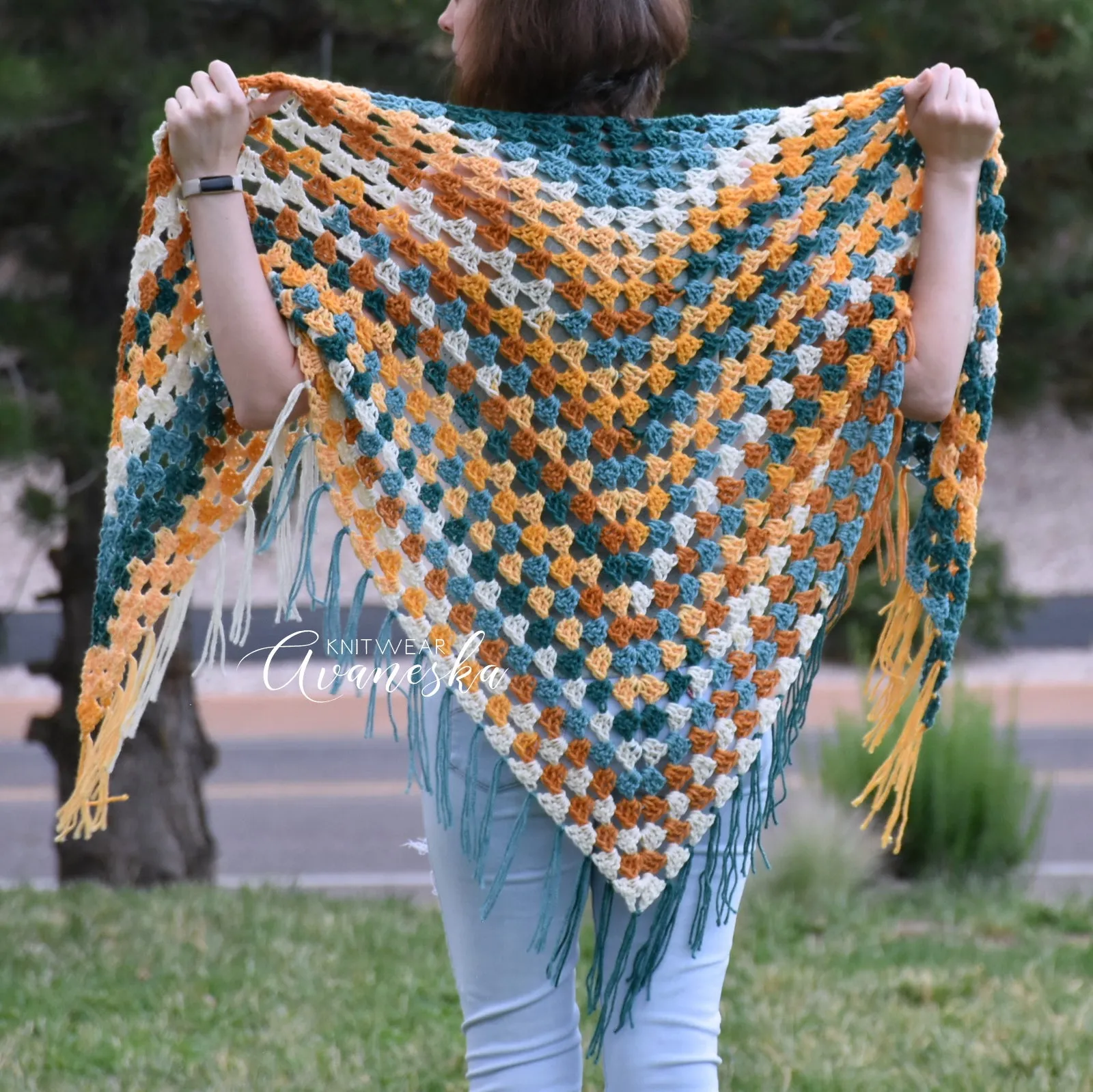 Crochet Triangle Shawl | La LUCIA