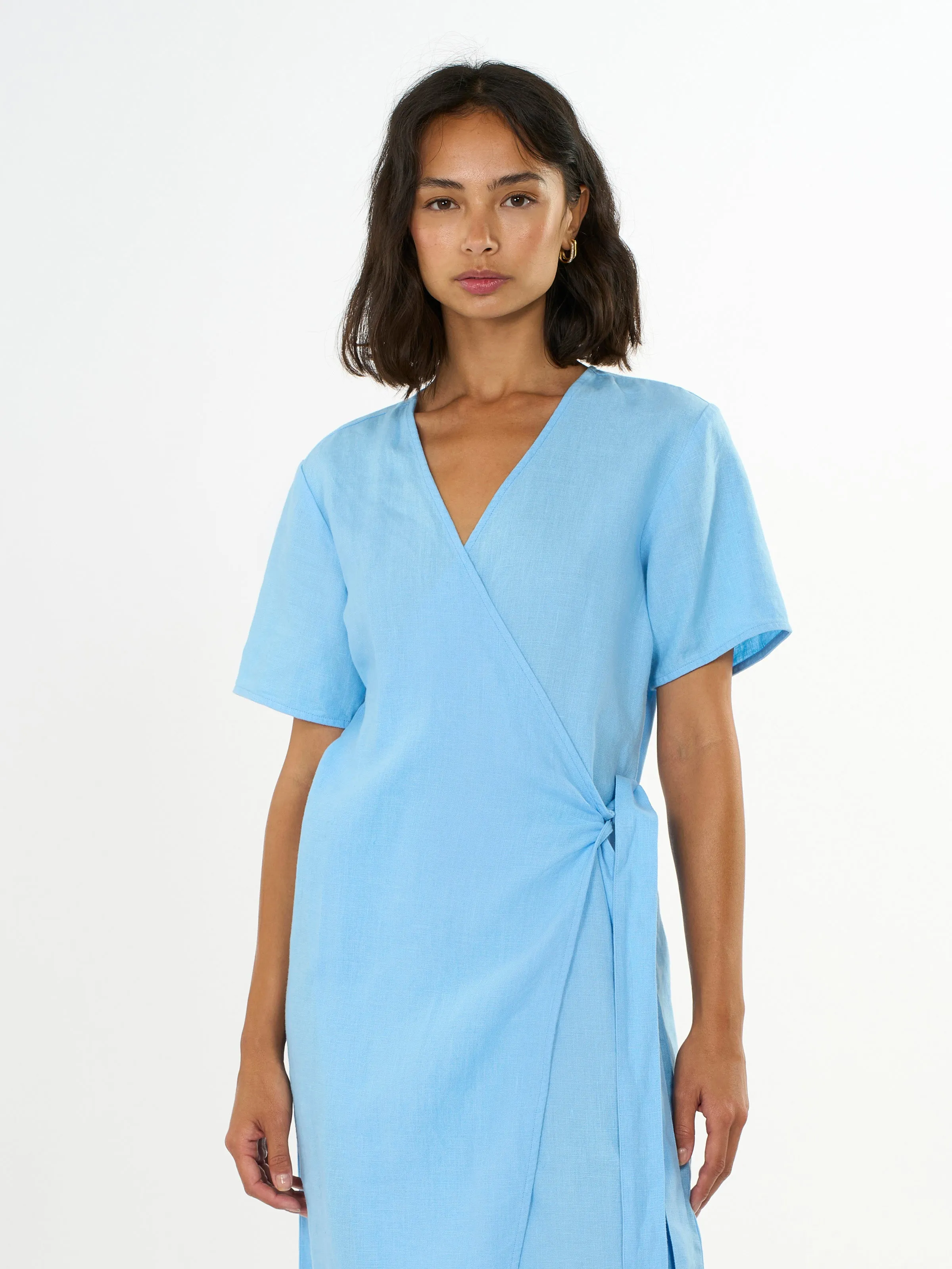 Linen short sleeved wrap dress - Airy Blue